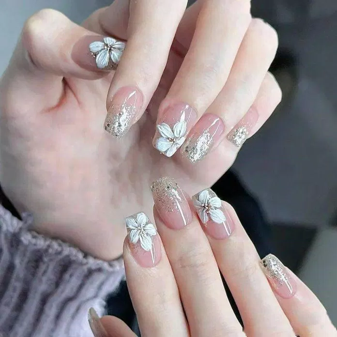 Mẫu nail cô dâu đẹp hot trend nhất 2023 (Ảnh: Internet)