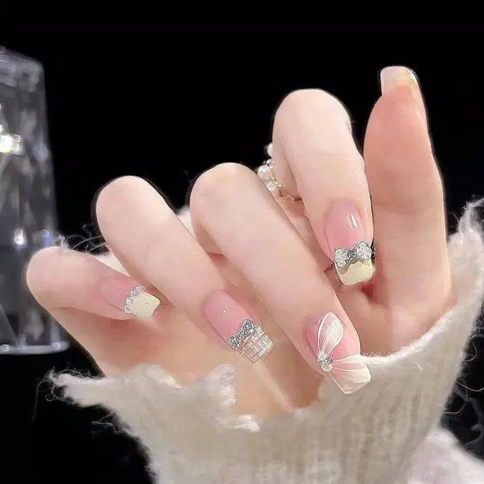 Mẫu nail cô dâu đẹp hot trend nhất 2023 (Ảnh: Internet)
