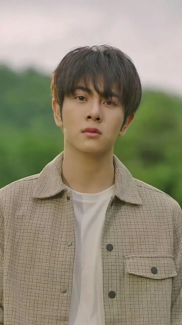 Mix nổi tiềng nhờ làm gương mặt đại diện Cute Boys tại Đại học Chulakorng ( ảnh: internet).