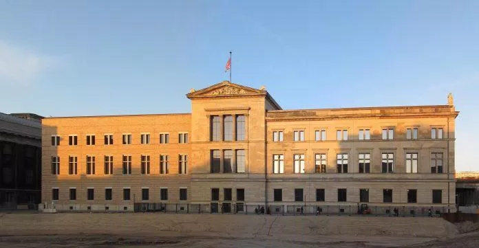 Neues Museum (Bảo tàng Mới) - nguồn: Internet Neues Museum (Bảo tàng Mới) - nguồn: Internet