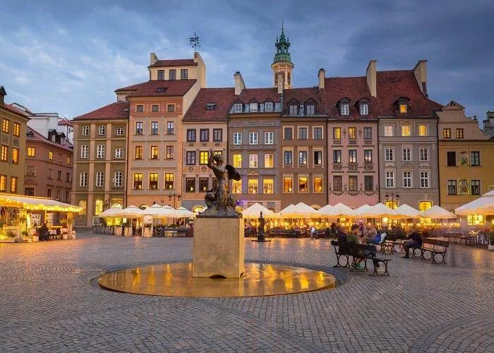 Phố cổ Warsaw - nguồn: Internet