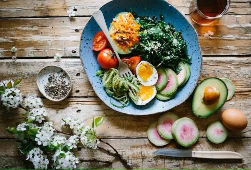 Chế độ ăn cân đối và dinh dưỡng trong kỳ nghỉ cũng là một điều rất quan trọng (Nguồn: Internet) Chế độ ăn cân đối và dinh dưỡng trong kỳ nghỉ cũng là một điều rất quan trọng (Nguồn: Internet)