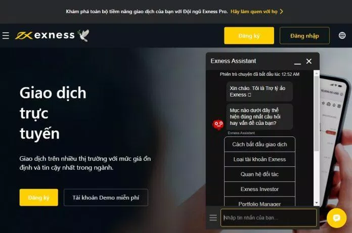 Nhấn vào nút chat ở góc dưới bên phải màn hình để được chatbot hỗ trợ (Ảnh: BlogAnChoi) Nhấn vào nút chat ở góc dưới bên phải màn hình để được chatbot hỗ trợ (Ảnh: BlogAnChoi)