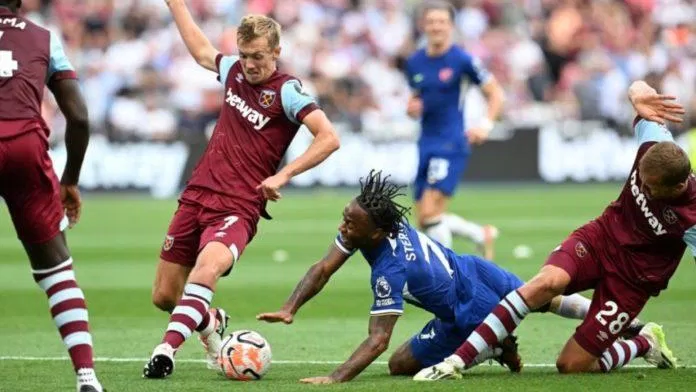 Sterling đã có một ngày thi đấu tỏa sáng nhưng không thể giúp Chelsea có điểm trước West Ham United (nguồn ảnh: Internet) Sterling đã có một ngày thi đấu tỏa sáng nhưng không thể giúp Chelsea có điểm trước West Ham United (nguồn ảnh: Internet)