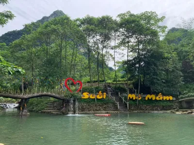 Suối Mỏ Mắm (Nguồn: Internet) Suối Mỏ Mắm (Nguồn: Internet)