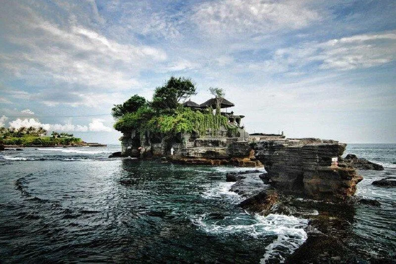 Tanah Lot Bali Indonesia - Nguồn: Internet Tanah Lot Bali Indonesia - Nguồn: Internet