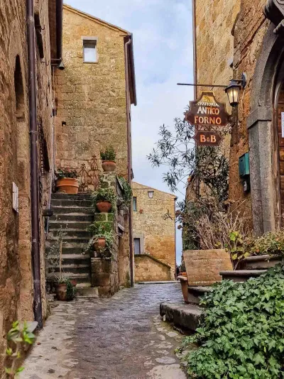 Thị trấn Civita Di Bagnoregio, Ý - Nguồn: Internet Thị trấn Civita Di Bagnoregio, Ý - Nguồn: Internet