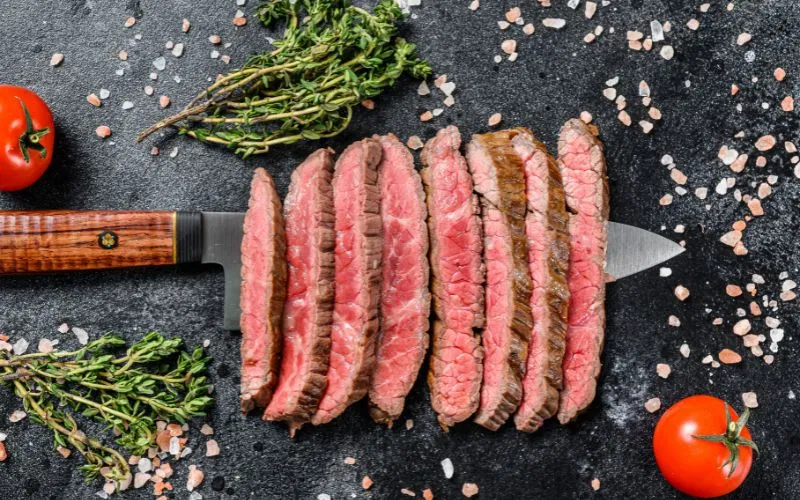 Đồ tái, sống là thực phẩm mẹ không nên ăn khi cho con bú (Ảnh: Internet) Đồ tái, sống là thực phẩm mẹ không nên ăn khi cho con bú (Ảnh: Internet)