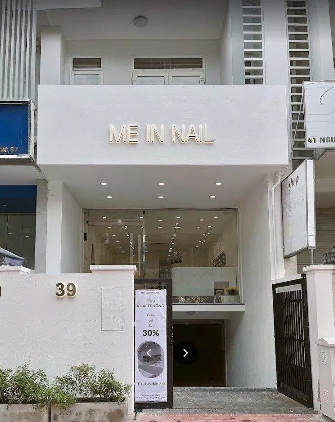 Mặt tiền của Me In Nail rất rộng