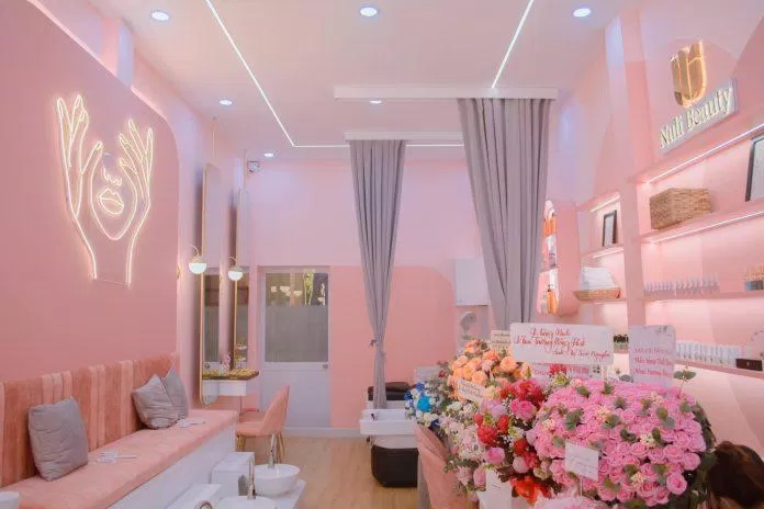 Tiệm nail Nuli Beauty toàn màu hồng