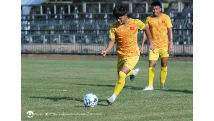 U23 Việt Nam tập luyện để sẵn sàng cho trận đấu đầu tiên với U23 Lào (nguồn ảnh: Liên đoàn bóng đá Việt Nam) U23 Việt Nam tập luyện để sẵn sàng cho trận đấu đầu tiên với U23 Lào (nguồn ảnh: Liên đoàn bóng đá Việt Nam)