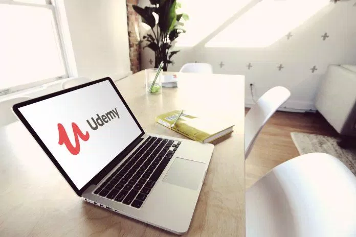 Udemy (Ảnh: Internet)