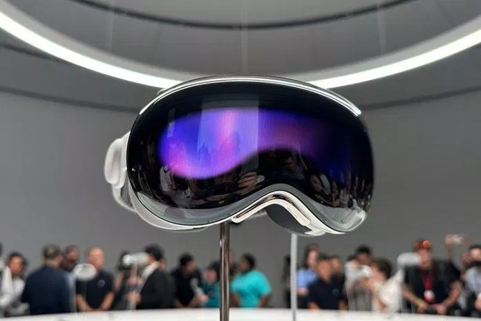 Vision Pro là sản phẩm “bom tấn” của Apple mới ra mắt (Ảnh: Internet) Vision Pro là sản phẩm “bom tấn” của Apple mới ra mắt (Ảnh: Internet)