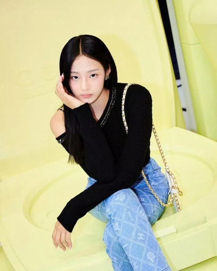 Minji với mái tóc đen cool ngầu