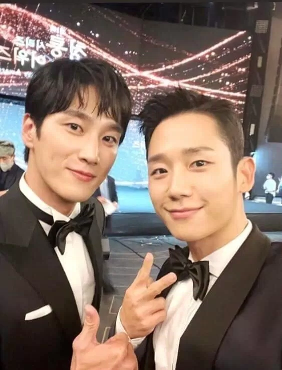 Bạn trai và bạn trai ''tin đồn'' của Jisoo đều rất thân thiết với nhau (Nguồn: Internet) Trước khi xác nhận hẹn hò với Ahn Bo Hyun coupe Jisoo (BLACKPINK)- Jung Hae In từng real đến cỡ nào? Ahn Bo Hyun bạn gái bạn trai Jisoo Black Pink Jisoo bộ phim hẹn hò Jisoo Jung Hae In phim truyền hình Tin đồn Truyền hình