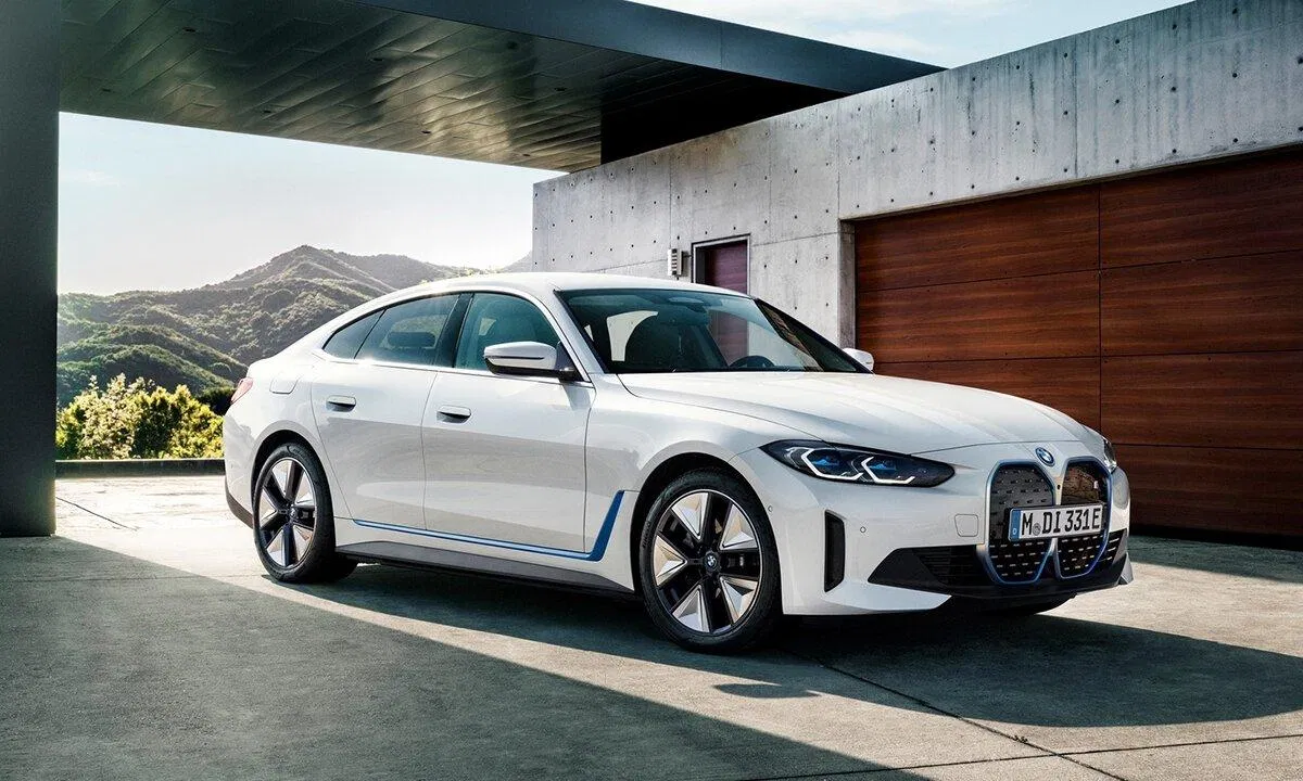 Đánh giá dòng xe BMW i4 2023: Giá lăn bánh, thông số kỹ thuật, ngoại thất và nội thất xe (Ảnh: internet) Đánh giá dòng xe BMW i4 2023: Giá lăn bánh, thông số kỹ thuật, ngoại thất và nội thất xe (Ảnh: internet)
