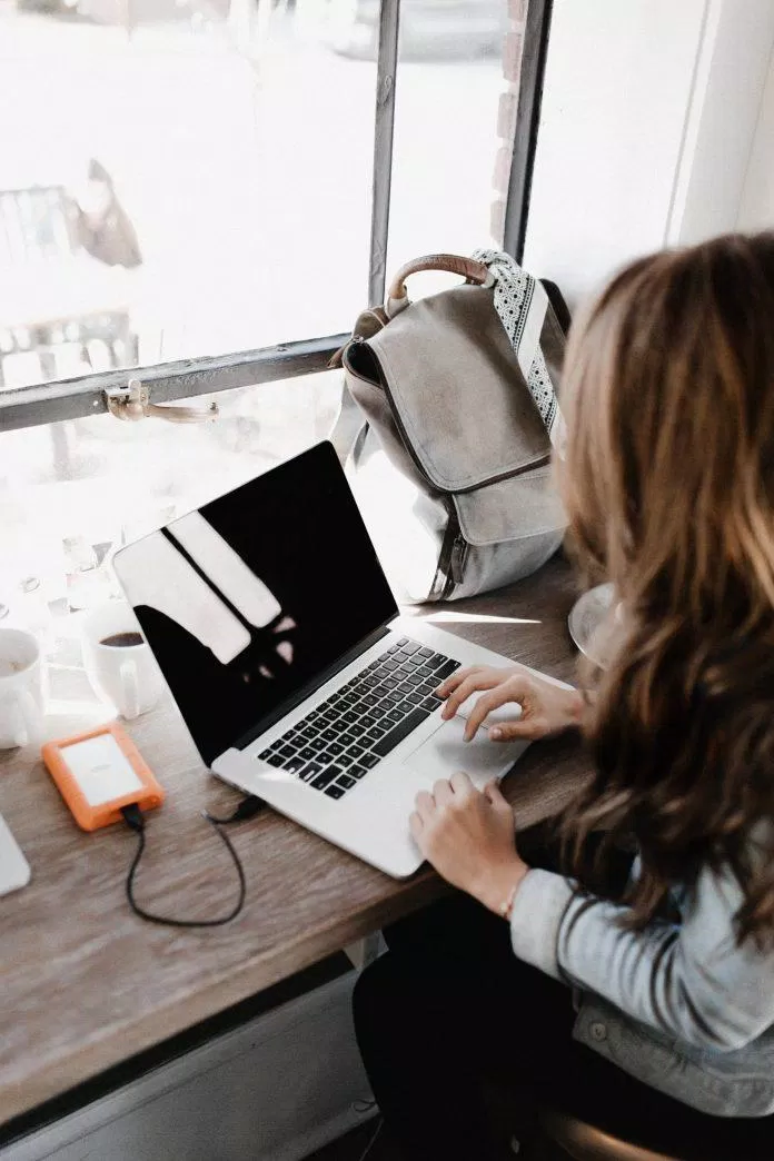 Một cô gái có giáo dục luôn nhận được rất nhiều sự yêu mến. (Nguồn: Internet) Một cô gái có giáo dục luôn nhận được rất nhiều sự yêu mến. (Nguồn: Internet)