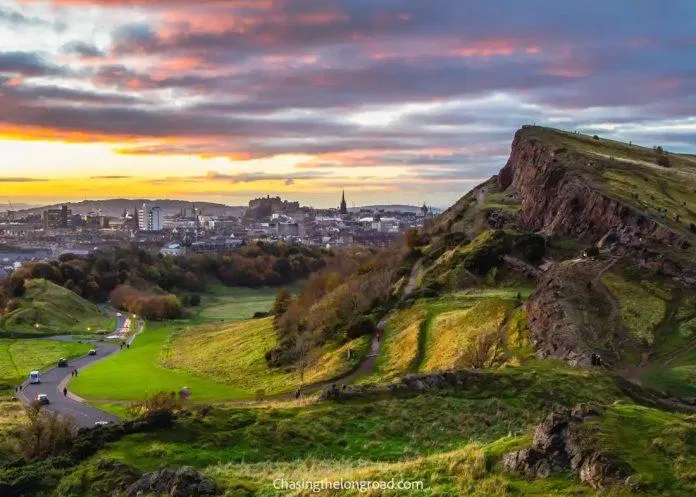 Arthur's Seat - nguồn: Internet 9 địa điểm nên khám phá khi du lịch Edinburgh - Thành phố lịch sử và văn hóa đầy quyến rũ bảo tàng Bảo tàng Scotch Whisky Scotch Whisky Experience bộ sưu tập cà phê cửa hàng Cung điện Holyroodhouse Palace of Holyroodhouse Du lịch du lịch edinburgh địa điểm hấp dẫn hoàng gia khám phá khoa học Khu phố cổ Dean Village kiến trúc lâu đài Lâu đài Edinburgh Edinburgh Castle lịch sử nghệ thuật nhà hàng nổi tiếng phố cổ quán cà phê Quảng trường Grassmarket quyến rũ Royal Mile sản xuất sự kiện tham quan thành phố thế giới tìm hiểu Top 10 TOP 9 văn hóa