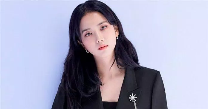 Màn tái xuất màn ảnh sau hơn 2 năm của Jisoo (BLACKPINK) Màn tái xuất màn ảnh sau hơn 2 năm của Jisoo (BLACKPINK)