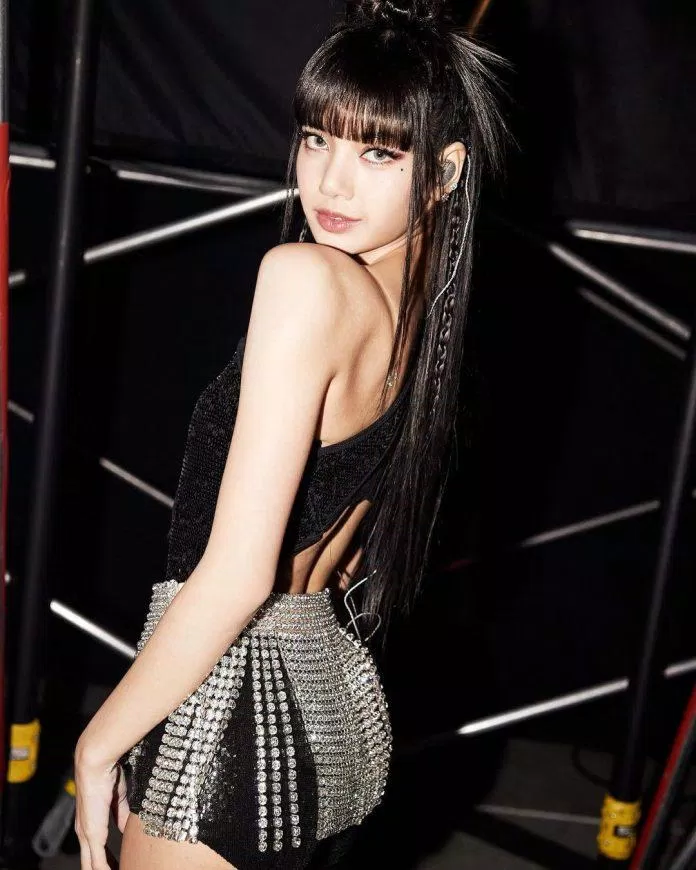 BLACKPINK Lisa được cho là đã từ chối gia hạn hợp đồng với YG Entertainment (Ảnh: Internet)