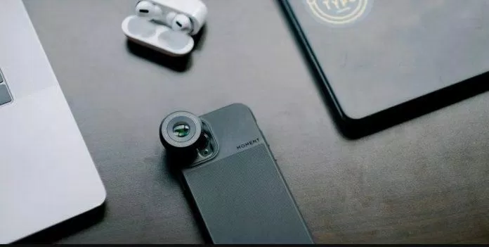 Ốp lưng iPhone có kèm ống kính macro (Ảnh: Internet) Ốp lưng iPhone có kèm ống kính macro (Ảnh: Internet)