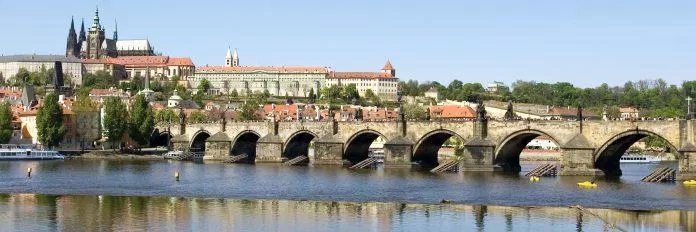 Cảng Charles (Charles Bridge) - nguồn: Internet
