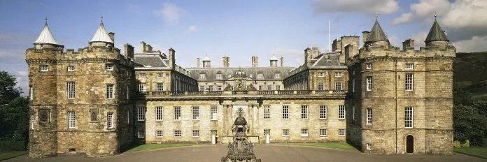 Cung điện Holyroodhouse (Palace of Holyroodhouse) - nguồn: Internet