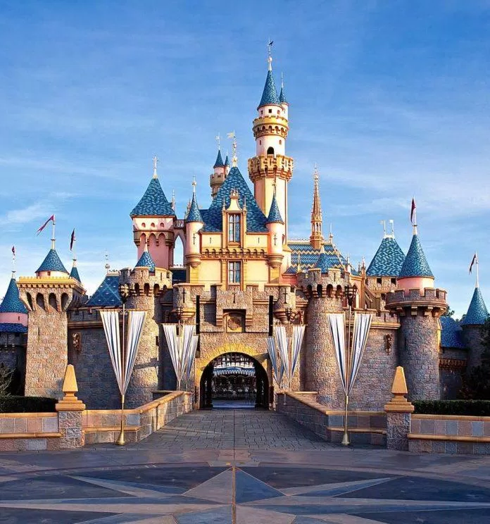 Disneyland Resort - nguồn: Internet