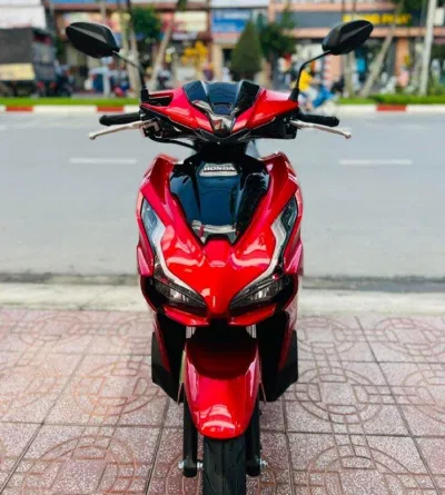 Xe máy Honda Air Blade 125 tiêu chuẩn đỏ - đen (ảnh: Internet) Xe máy Honda Air Blade 125 tiêu chuẩn đỏ - đen (ảnh: Internet)