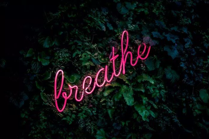 Tập trung vào hơi thở giúp bạn kiểm soát và duy trì nguồn năng lượng một cách phù hợp. (Nguồn: Internet)