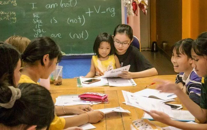 tham gia vào các lớp học tiếng Anh cũng là một cách để cải thiện khả năng tiếng Anh của mình (Ảnh: Internet)