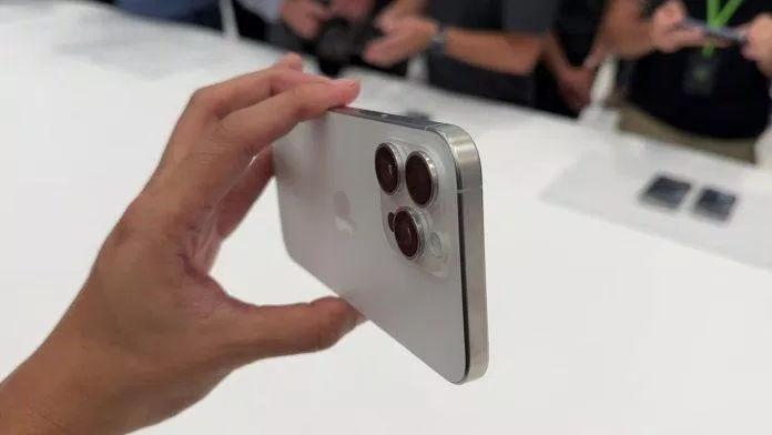 Hợp kim titan (Grade 5) được sử dụng cho iPhone 15 Pro Max (Ảnh : Internet) Hợp kim titan (Grade 5) được sử dụng cho iPhone 15 Pro Max (Ảnh : Internet)