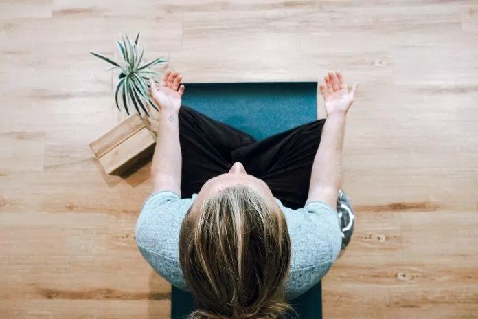 Thiền vào buổi trưa giúp giảm stress và lo âu, đồng thời cải thiện giấc ngủ của bạn. (Nguồn: Internet) Thiền vào buổi trưa giúp giảm stress và lo âu, đồng thời cải thiện giấc ngủ của bạn. (Nguồn: Internet)