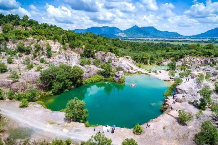 Hồ Tà Pạ - nơi được ví như ốc đảo tuyệt đẹp giữa lòng An Giang. Nguồn: Internet Hồ Tà Pạ - nơi được ví như ốc đảo tuyệt đẹp giữa lòng An Giang. Nguồn: Internet