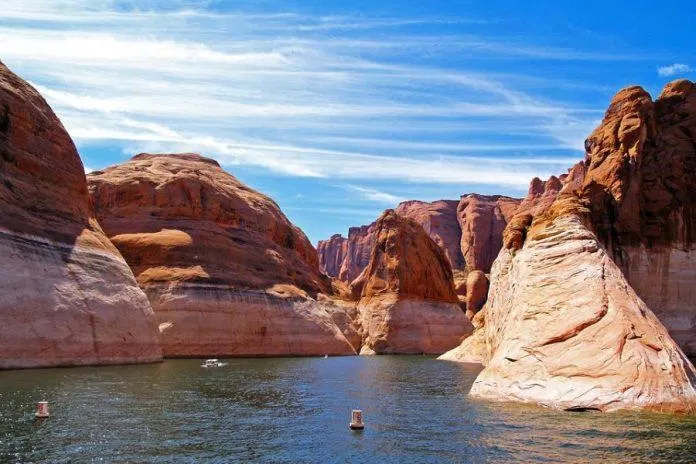 Lake Powell - nguồn: Internet Lake Powell - nguồn: Internet