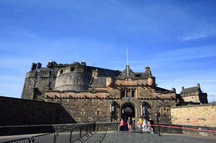 Lâu đài Edinburgh - nguồn: Internet