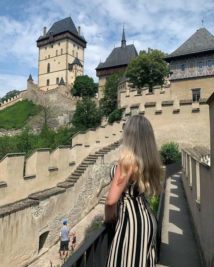 Lâu đài Karlštejn (Karlštejn Castle) - nguồn: Internet Lâu đài Karlštejn (Karlštejn Castle) - nguồn: Internet