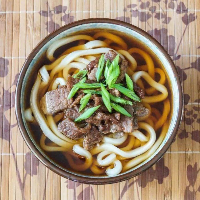 Mì udon là loại mì có sợi to nhất trong các món tại Nhật (Ảnh: internet)