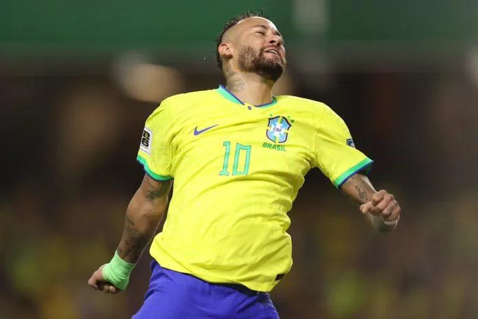 Neymar trong ngày anh phá kỉ lục ghi bàn của cố huyền thoại Pele (Ảnh: Internet) Neymar trong ngày anh phá kỉ lục ghi bàn của cố huyền thoại Pele (Ảnh: Internet)