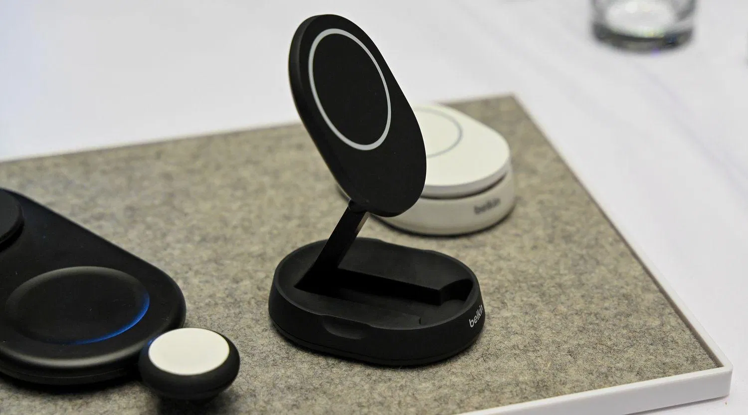 Bộ sạc không dây Belkin BoostCharge (Ảnh: Internet) Bộ sạc không dây Belkin BoostCharge (Ảnh: Internet)