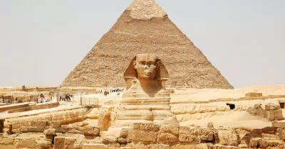 Piramid Giza và Sân đấu Sphinx (هرم جيزة وميدان الأهرام) - nguồn: Internet Piramid Giza và Sân đấu Sphinx (هرم جيزة وميدان الأهرام) - nguồn: Internet