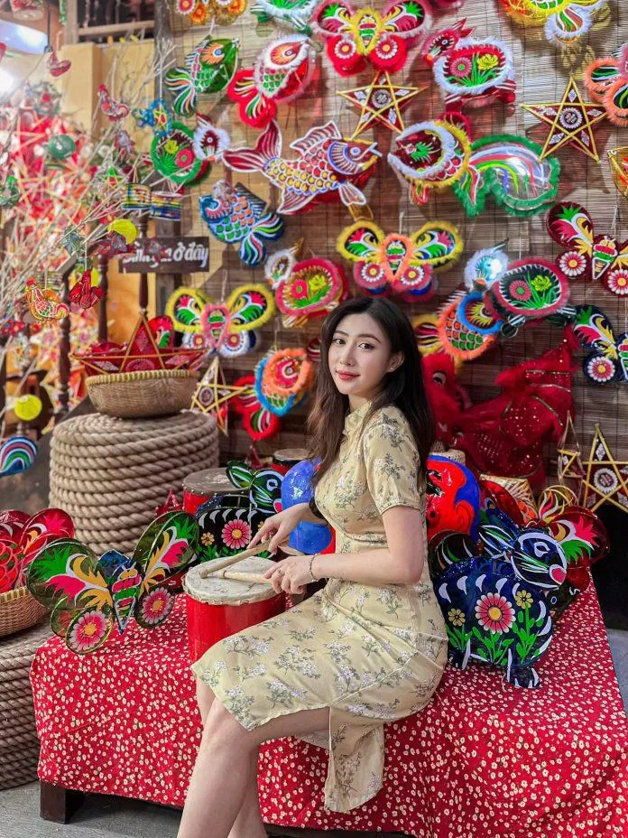 Quán cà phê trang trí Trung Thu 2023 - Ú Cafe Kokeshi ( nguồn: internet) Quán cà phê trang trí Trung Thu 2023 - Ú Cafe Kokeshi ( nguồn: internet)