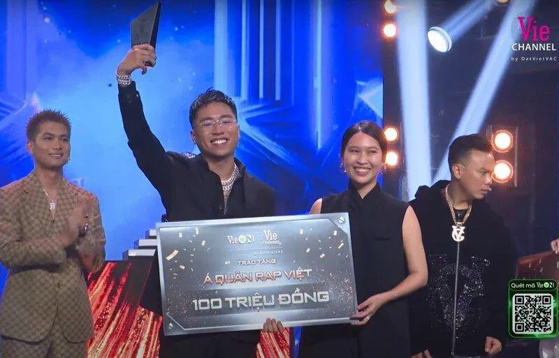 Vị trí Á quân thuộc về Hoàng tử Long Biên - 24K.Right