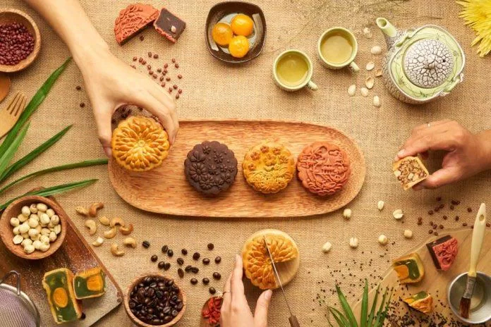 Bánh trung thu là món nhất định phải có của người Việt trong ngày này (Ảnh: Internet)