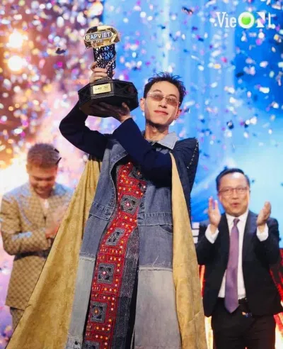 Quán quân Rap Việt Mùa 3 gọi tên Double 2T (Nguồn: internet) Quán quân Rap Việt Mùa 3 gọi tên Double 2T (Nguồn: internet)