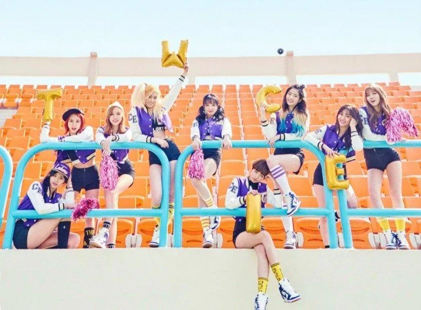 TWICE (Ảnh: Internet)