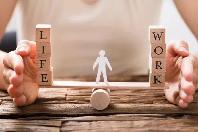 Hãy luôn tập trung vào bản thân để cân bằng được Life và Work (Ảnh: Internet) Hãy luôn tập trung vào bản thân để cân bằng được Life và Work (Ảnh: Internet)