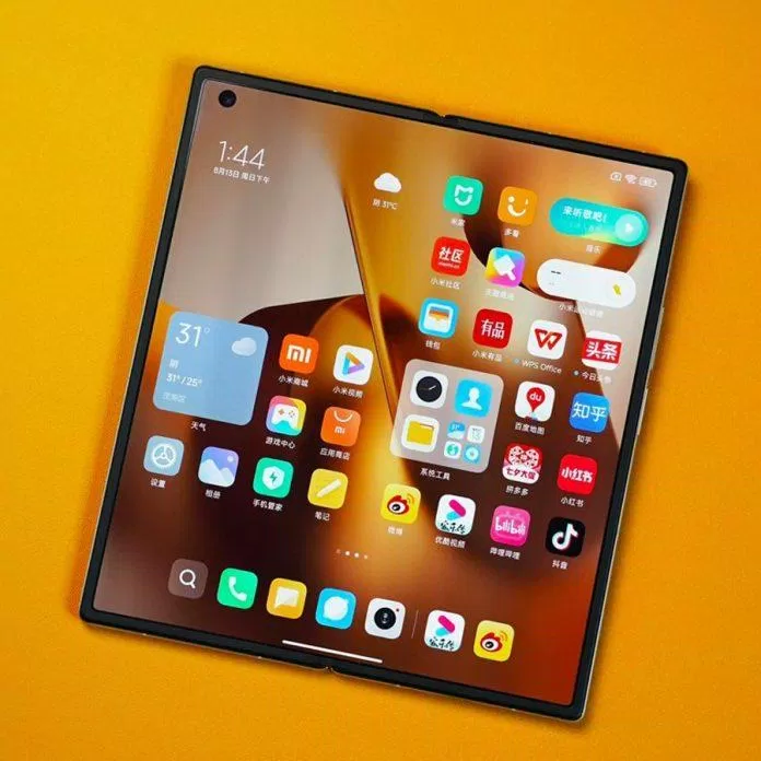 Điện thoại gập rất dễ bị hỏng (Ảnh : Internet) Điện thoại gập rất dễ bị hỏng (Ảnh : Internet)
