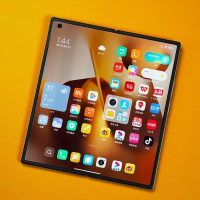 Điện thoại gập rất dễ bị hỏng (Ảnh : Internet) Điện thoại gập rất dễ bị hỏng (Ảnh : Internet)