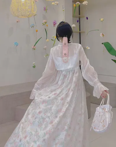 Quán còn cho thuê hanbok các nàng tha hồ sống ảo (Nguồn: Internet) Quán còn cho thuê hanbok các nàng tha hồ sống ảo (Nguồn: Internet)